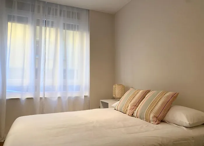 Precioso Junto A Casco Viejo בילבאו